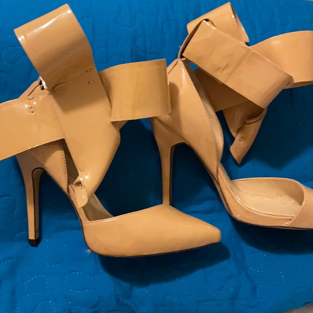 Aminah Abdul Jillil Red bow heels 8